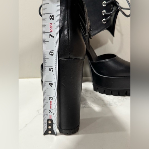 Widow Goth Bat Wing Platform Heels - Picture 7 of 9